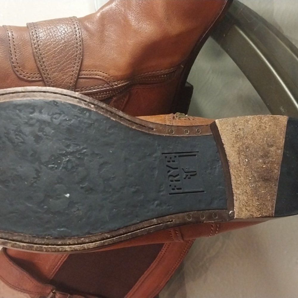 Brown Leather Heeled Boots - Picture 10 of 10